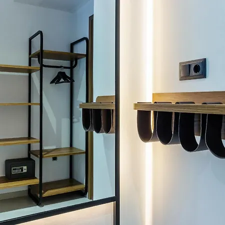 Flatguest Roomtiques Private
