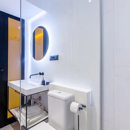 Flatguest Roomtiques Private 3*